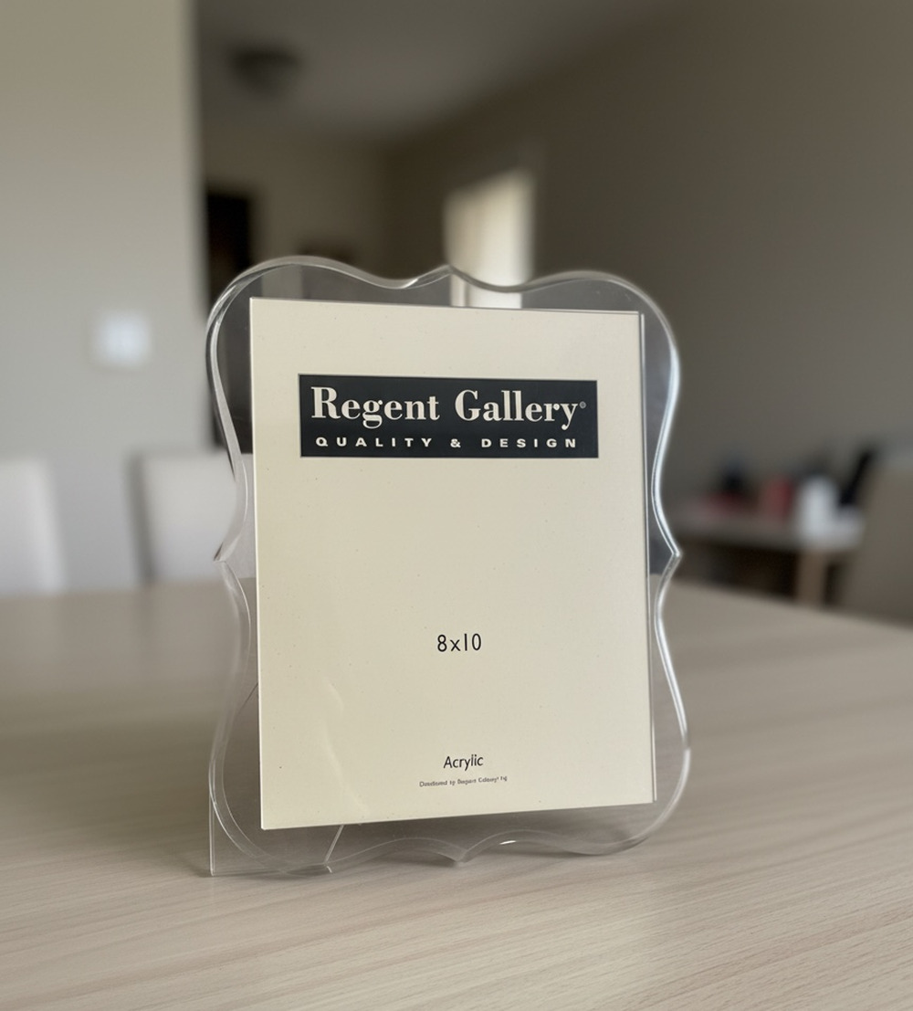 ✨ Regent Gallery Scallop Acrylic Picture Frame 8x10 Clear Lucite Easel NOS